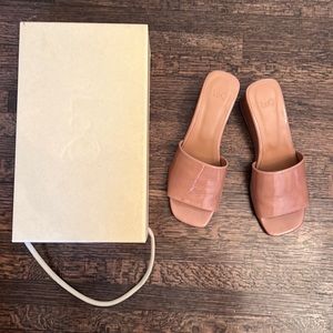 LoQ SOL Rosa Patent size: 38